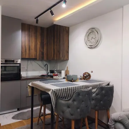 Romantic 34 Apartment